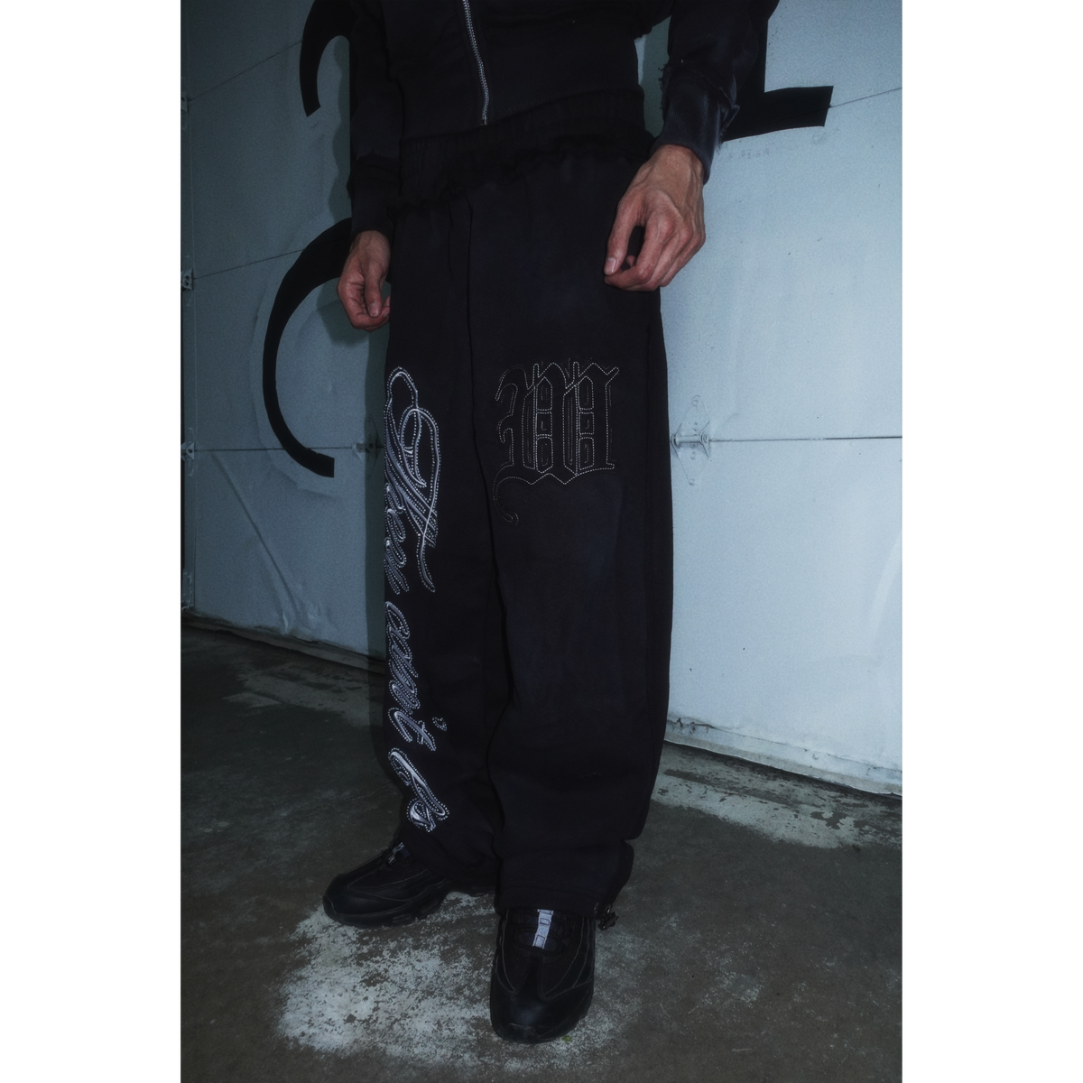 "ASPHALT" CRYSTALIZED SWEATSUIT