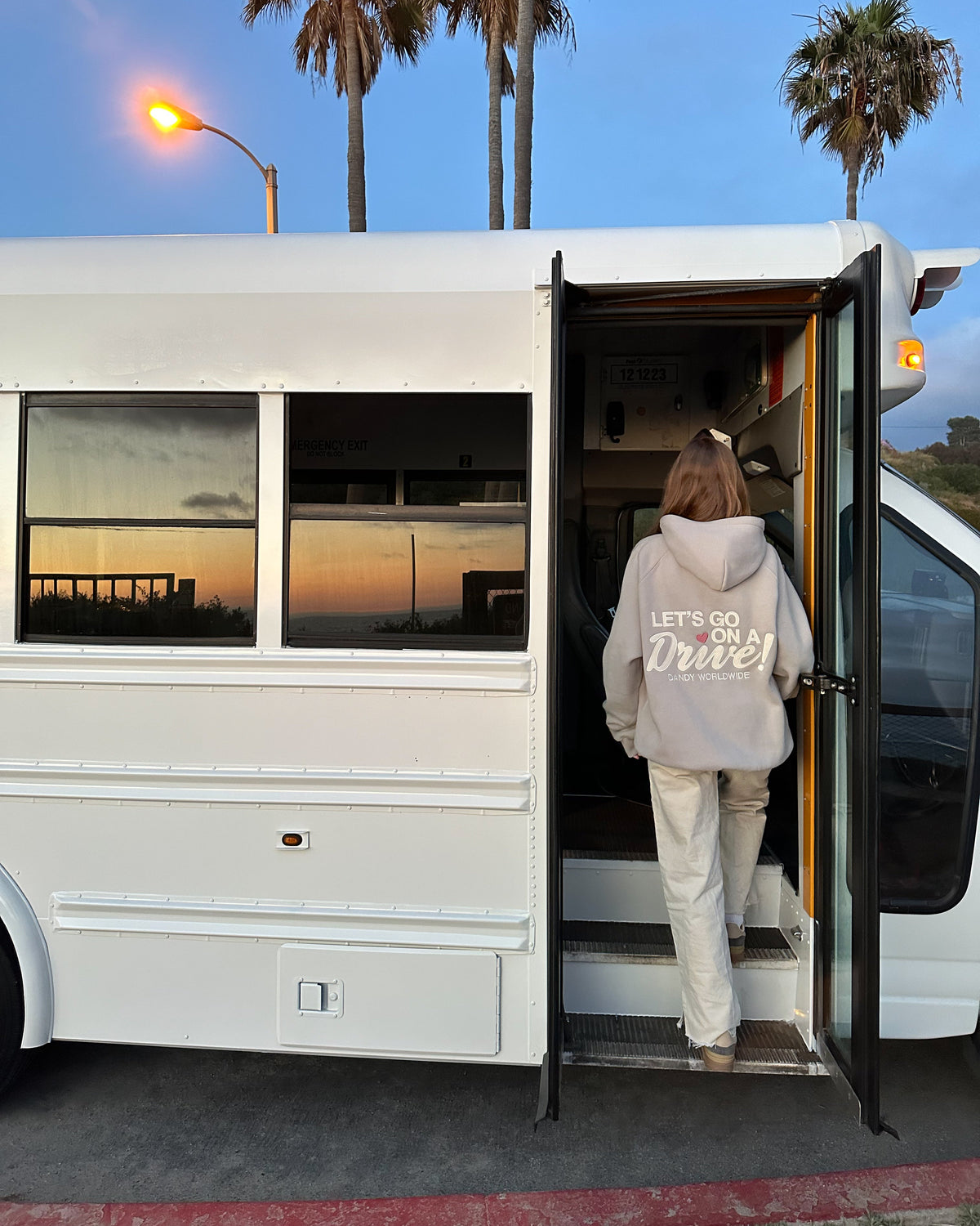 "Let's Go on a Drive" oversize’owa bluza z kapturem Lux w kolorze jasnoszarym