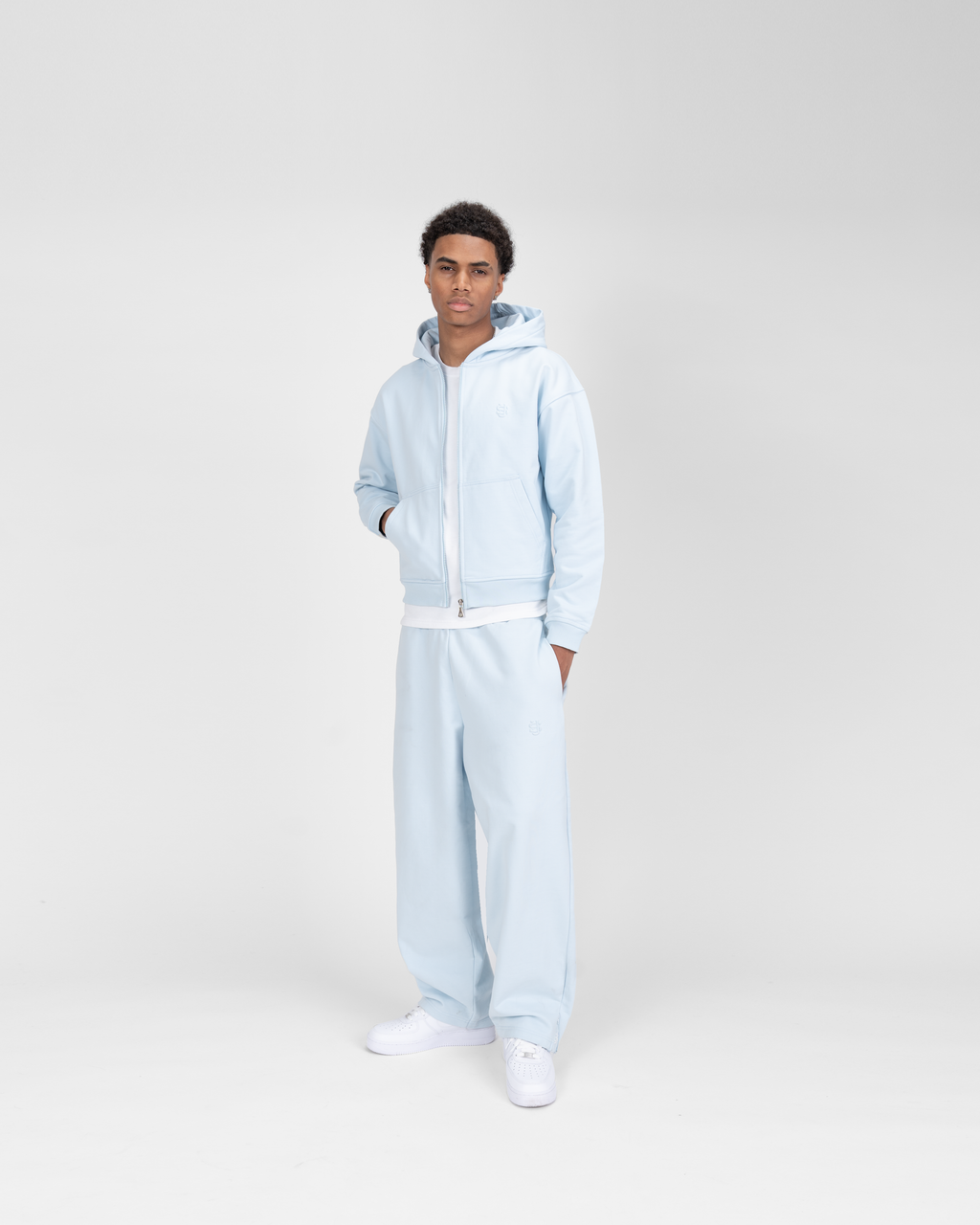 PANTALÓN JOGGER CON CREMALLERA SU - AZUL HIELO