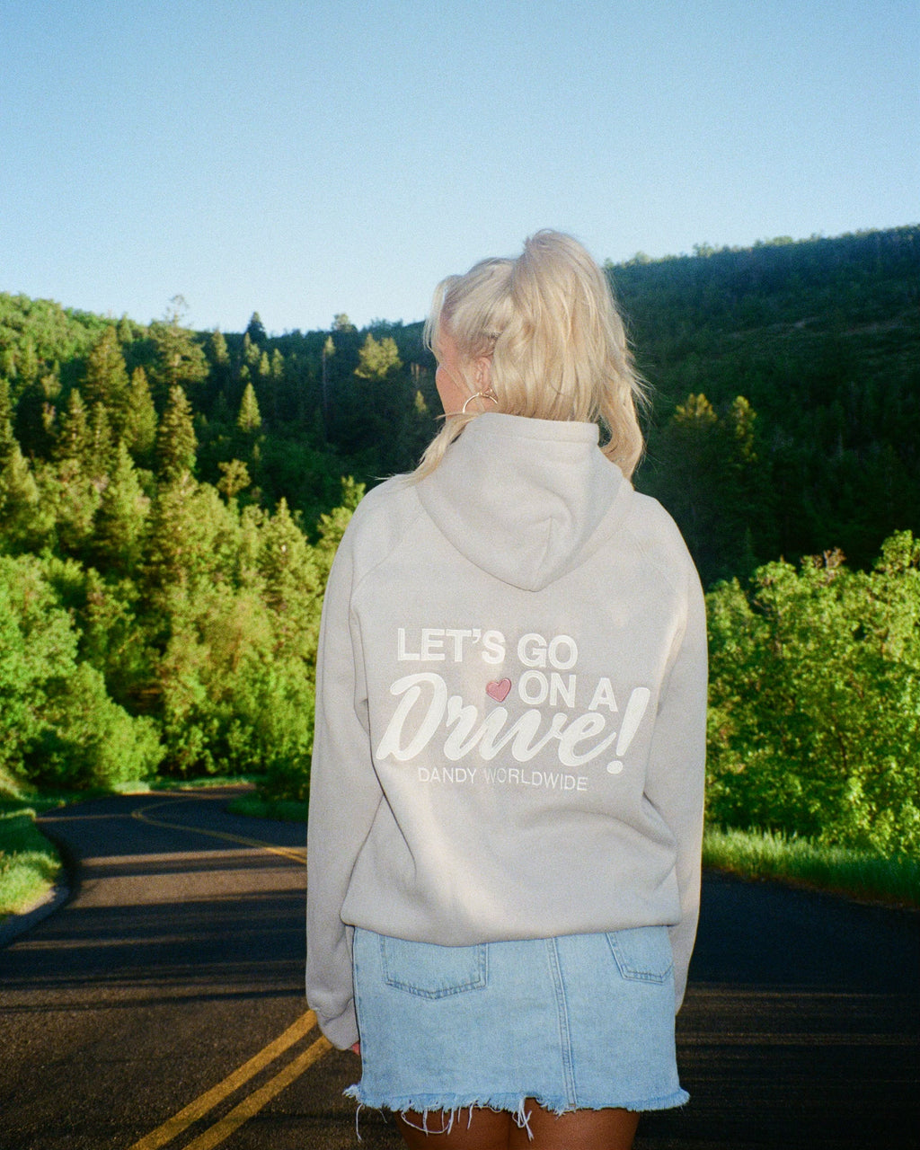 "Let's Go on a Drive" oversized Lux-hoodie in lichtgrijs