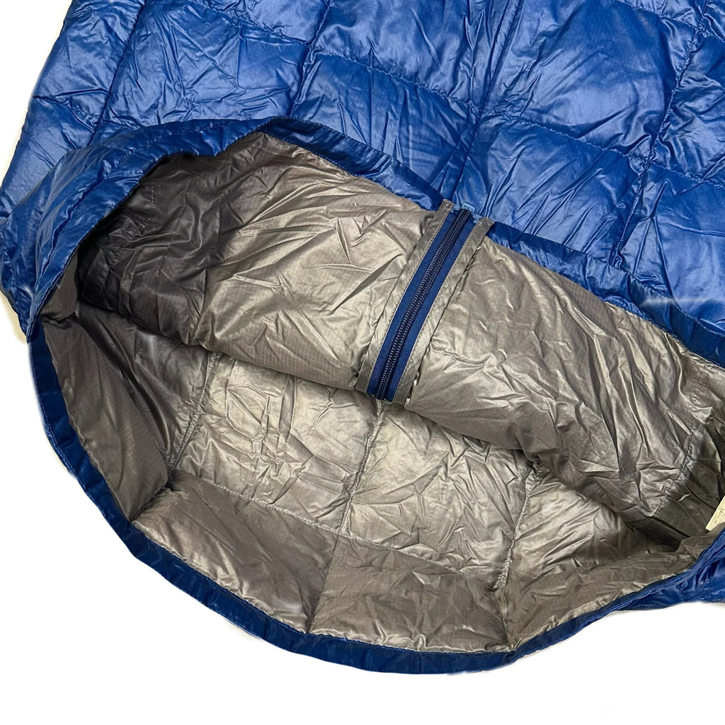 Endgültige Größen: Quadratisch gesteppte Pufferjacke in Blau