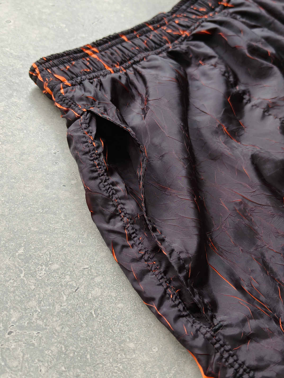 CRACKSHIFT SHORTS-Lava Rift