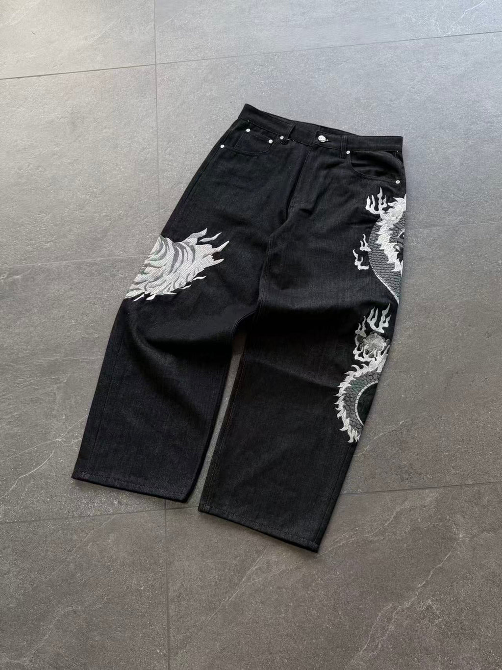 STOCK FAIBLE - Jean baggy « Ultimate Duel » (Prix spécial durée limitée)