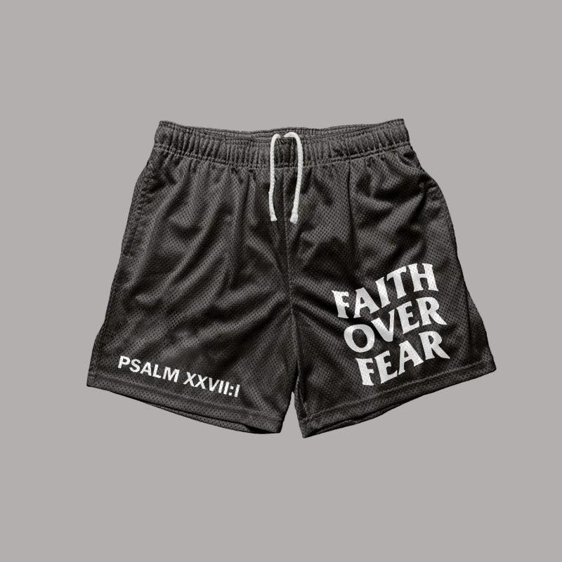 Męskie spodenki z siateczki z graficznym nadrukiem Faith Over Fear