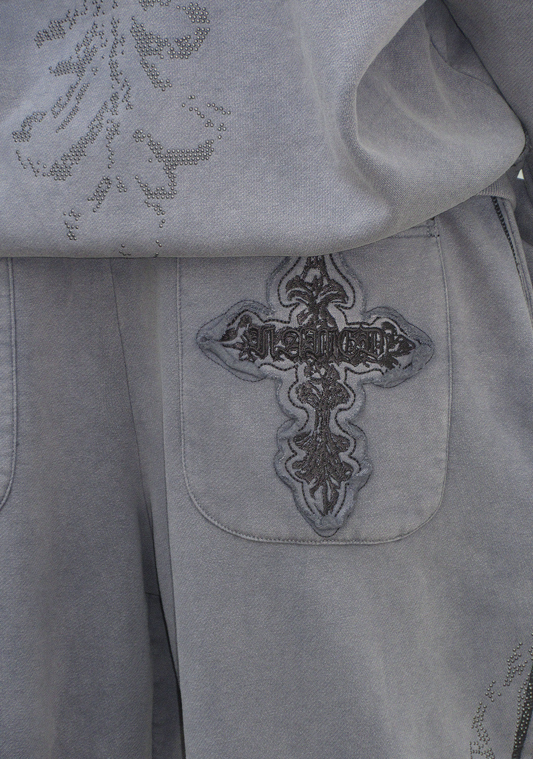 FERAL SWEATPANTS MET NIETEN, OVERSIZED, GEWASSEN GRIJS