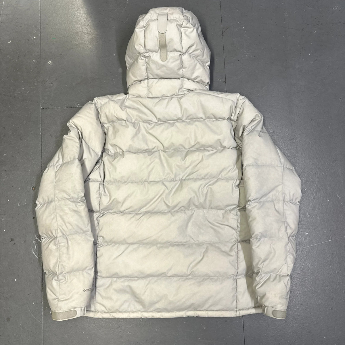 Laatste maten: Gore-Tex-donsjas met capuchon in grijs