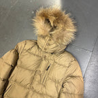 Sista storlekar: Dunjacka med pälskrage i beige