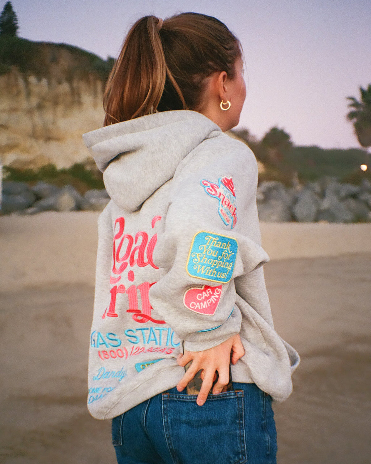 Sweat à capuche oversize « Road Trip ! » en gris chiné foncé