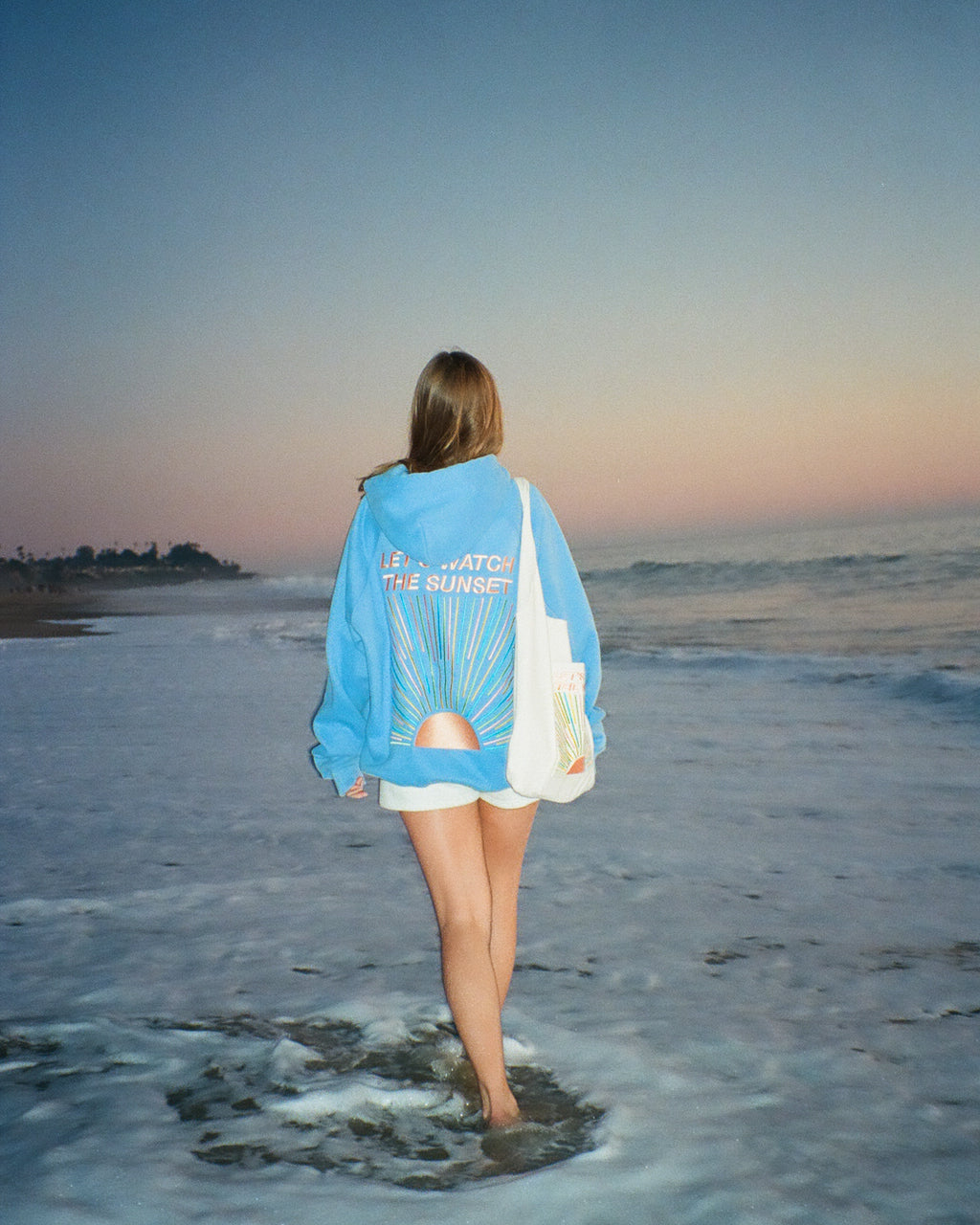 "Let's Watch the Sunset" oversize’owa bluza z kapturem Lux w kolorze niebieskim
