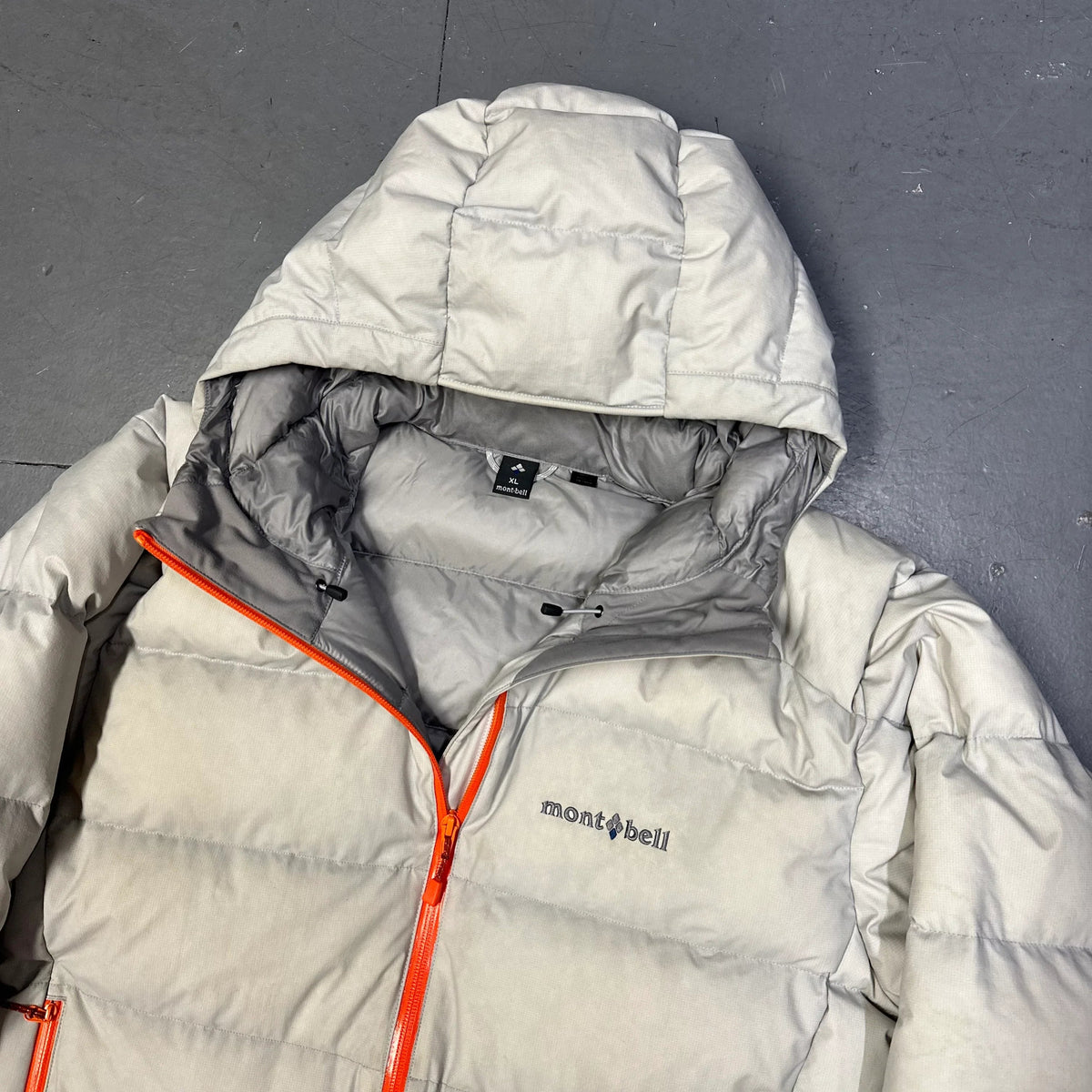 Laatste maten: Gore-Tex-donsjas met capuchon in grijs