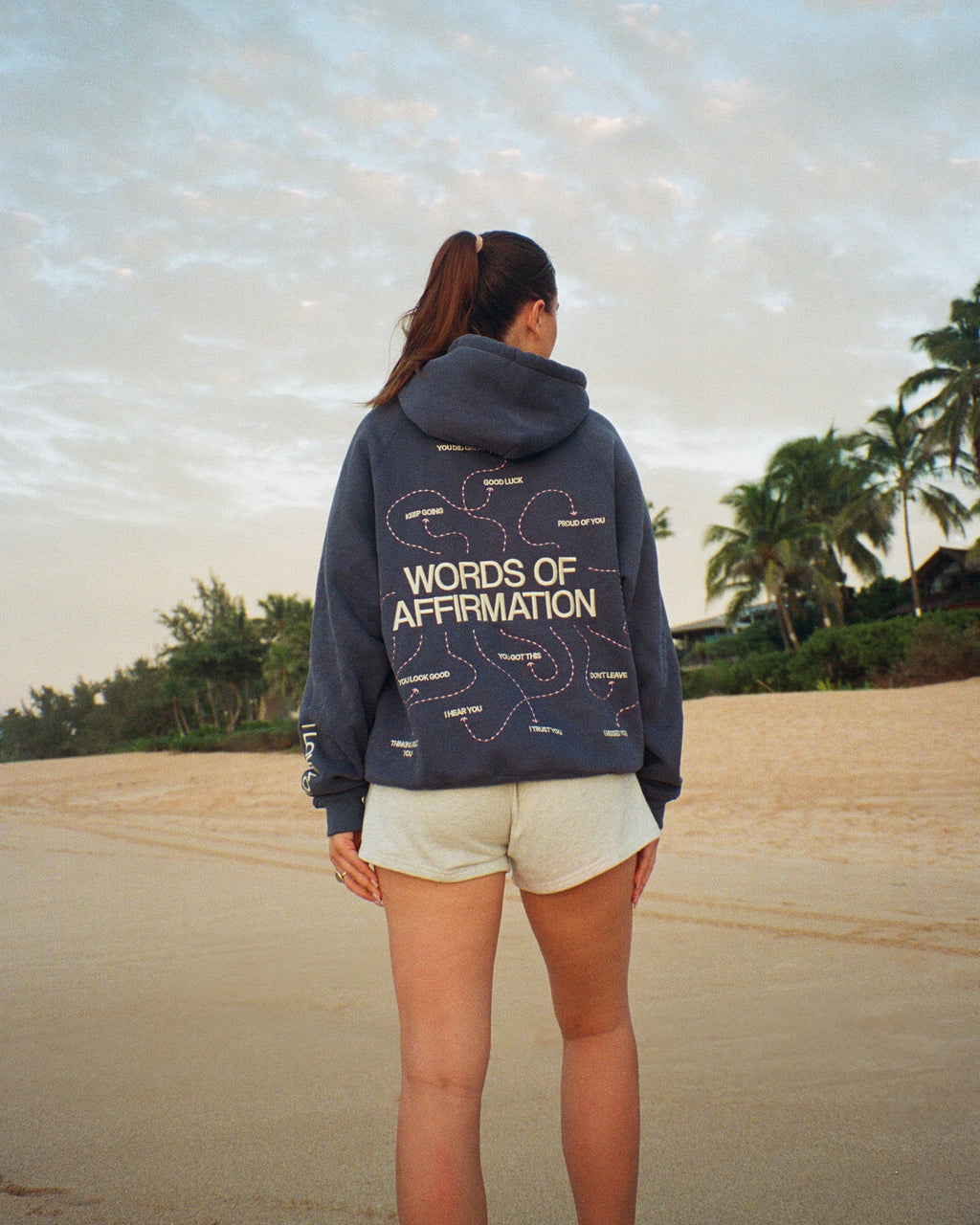 Sweat à capuche oversize « Words of Affirmation » en bleu