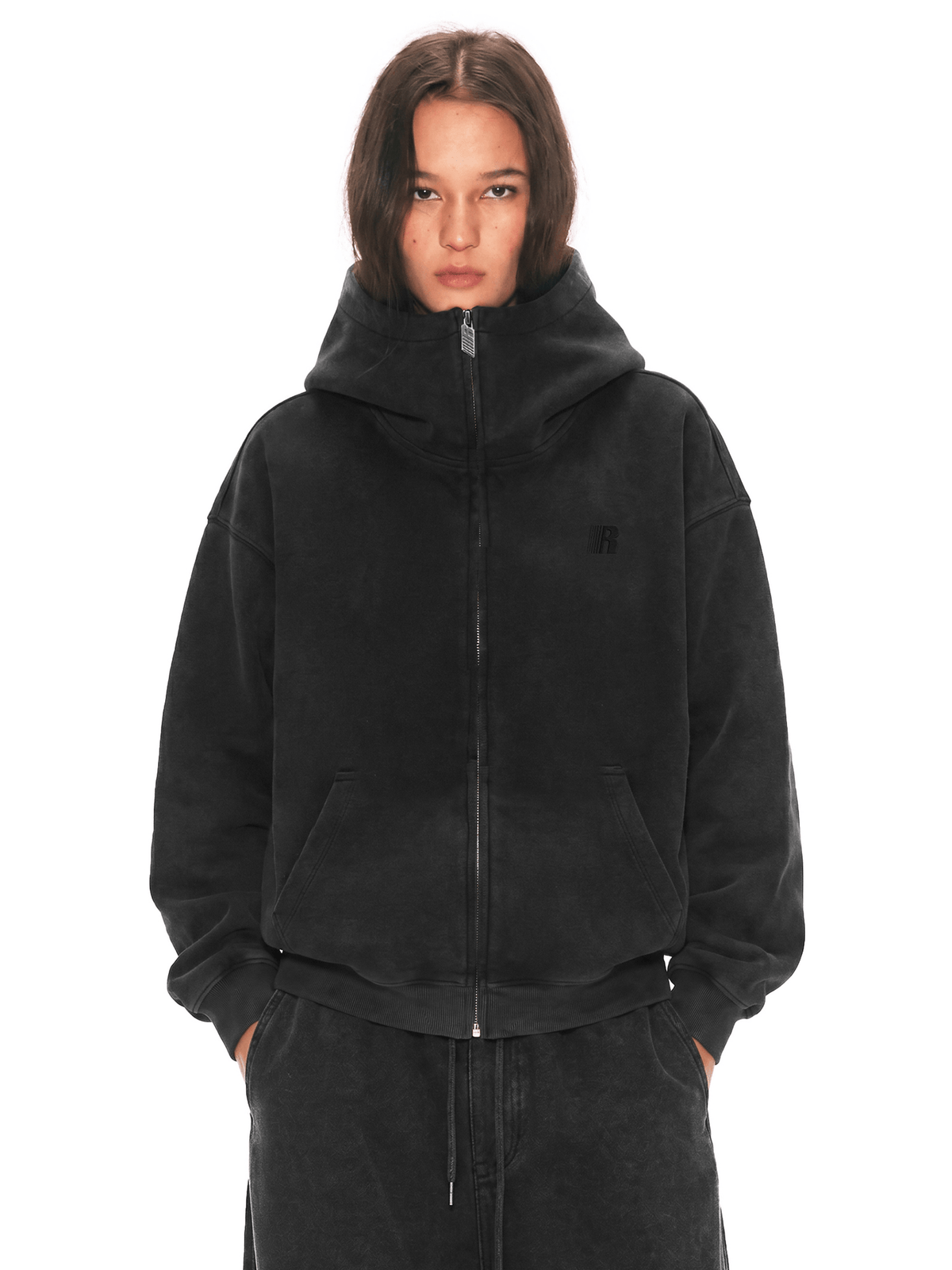 Übergroßer Hoodie, der soziale Ängste lindert