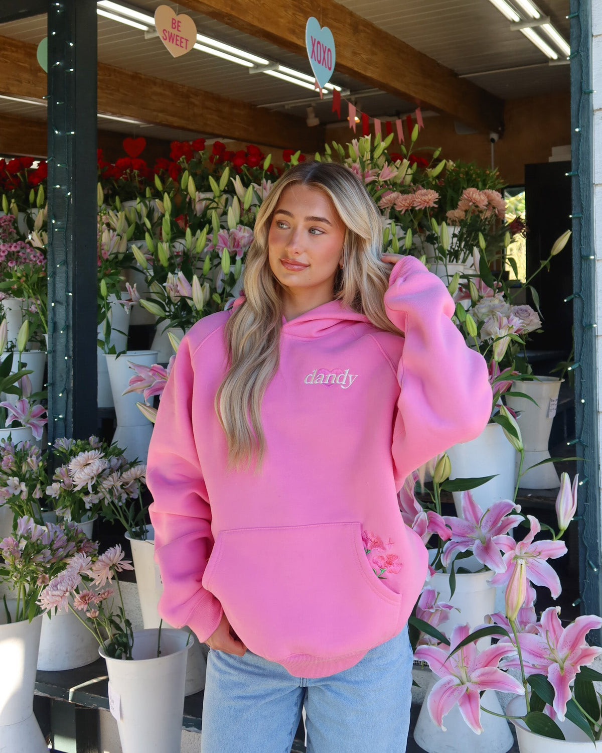 Felpa con cappuccio oversize di lusso "Questi fiori" in rosa