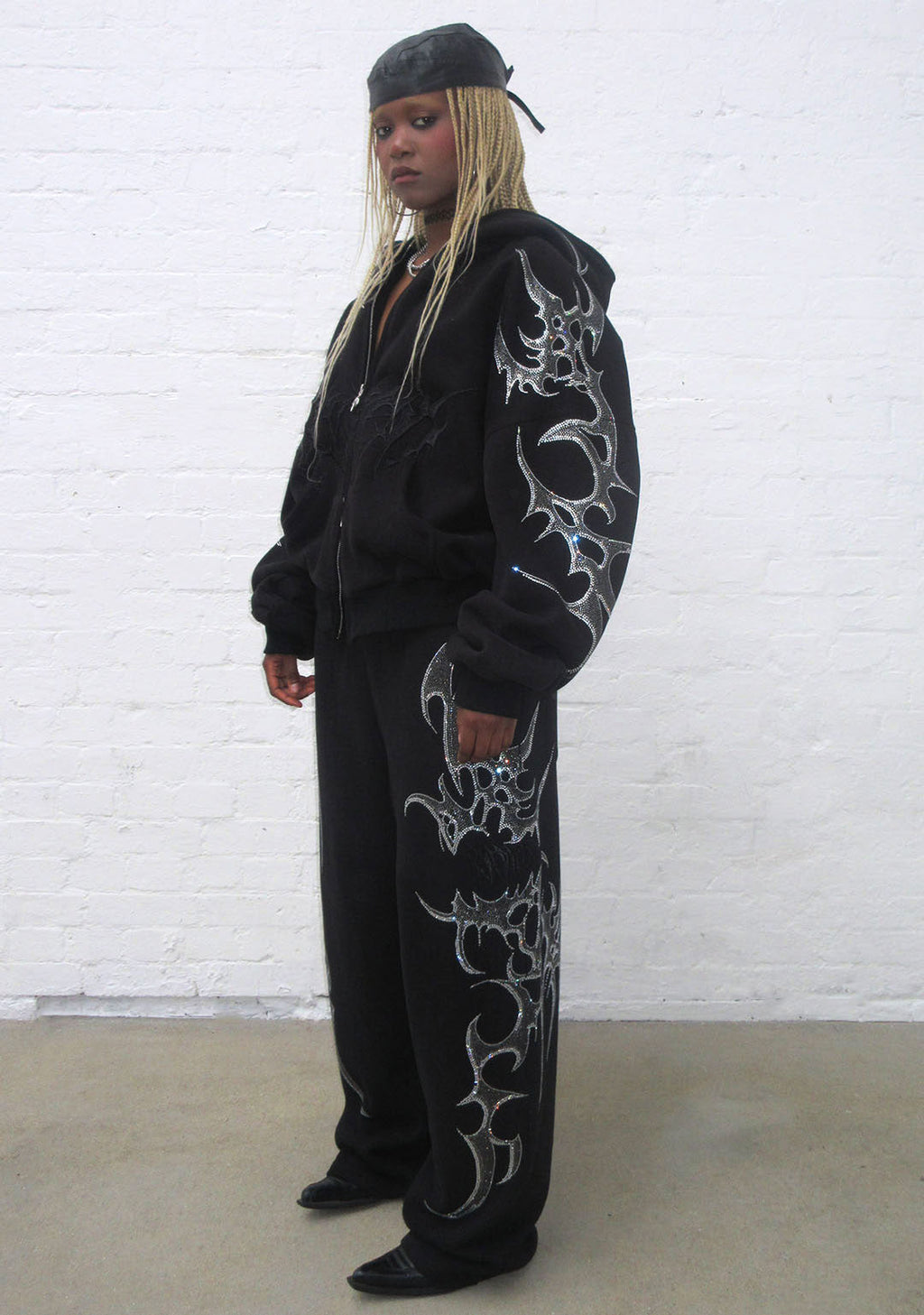 PANTALON DE JOGGING OVERSIZE À STRASS CRASH NOIR