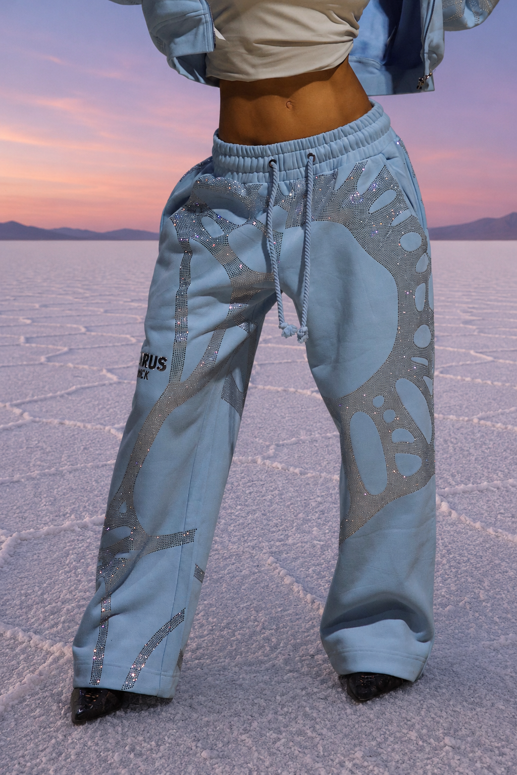 Ascent Babyblaue Strass-Jogginghose