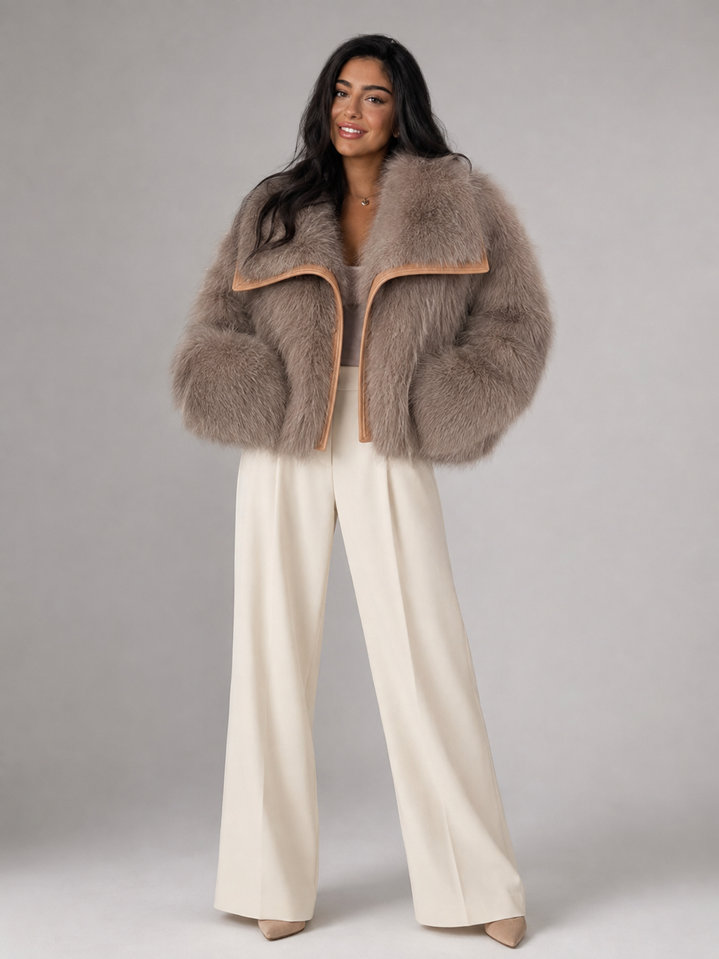 Kurzer Kunstpelzmantel für Damen | Winterjacke mit Kontrastbesatz