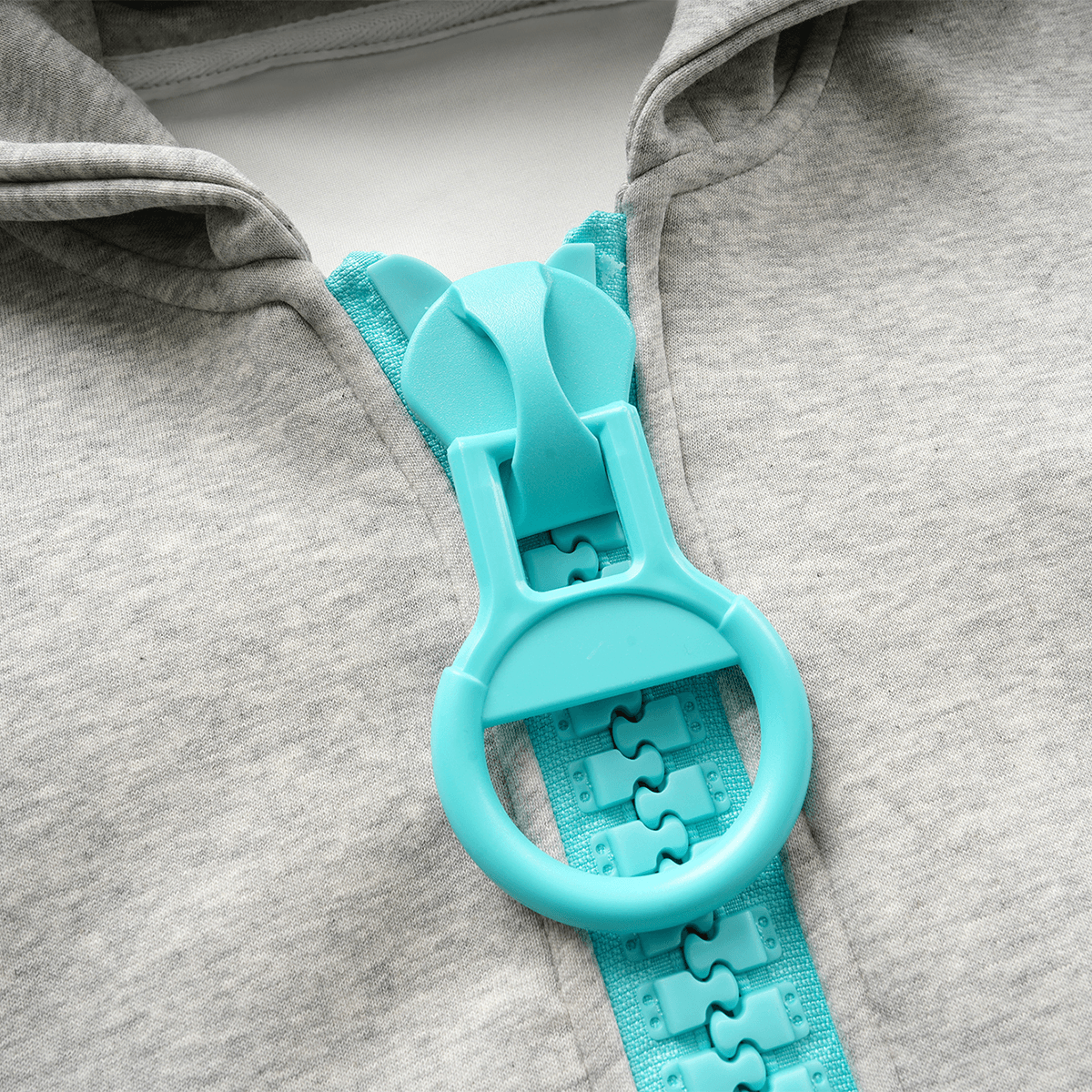 Sweat à capuche zippé en maille épaisse