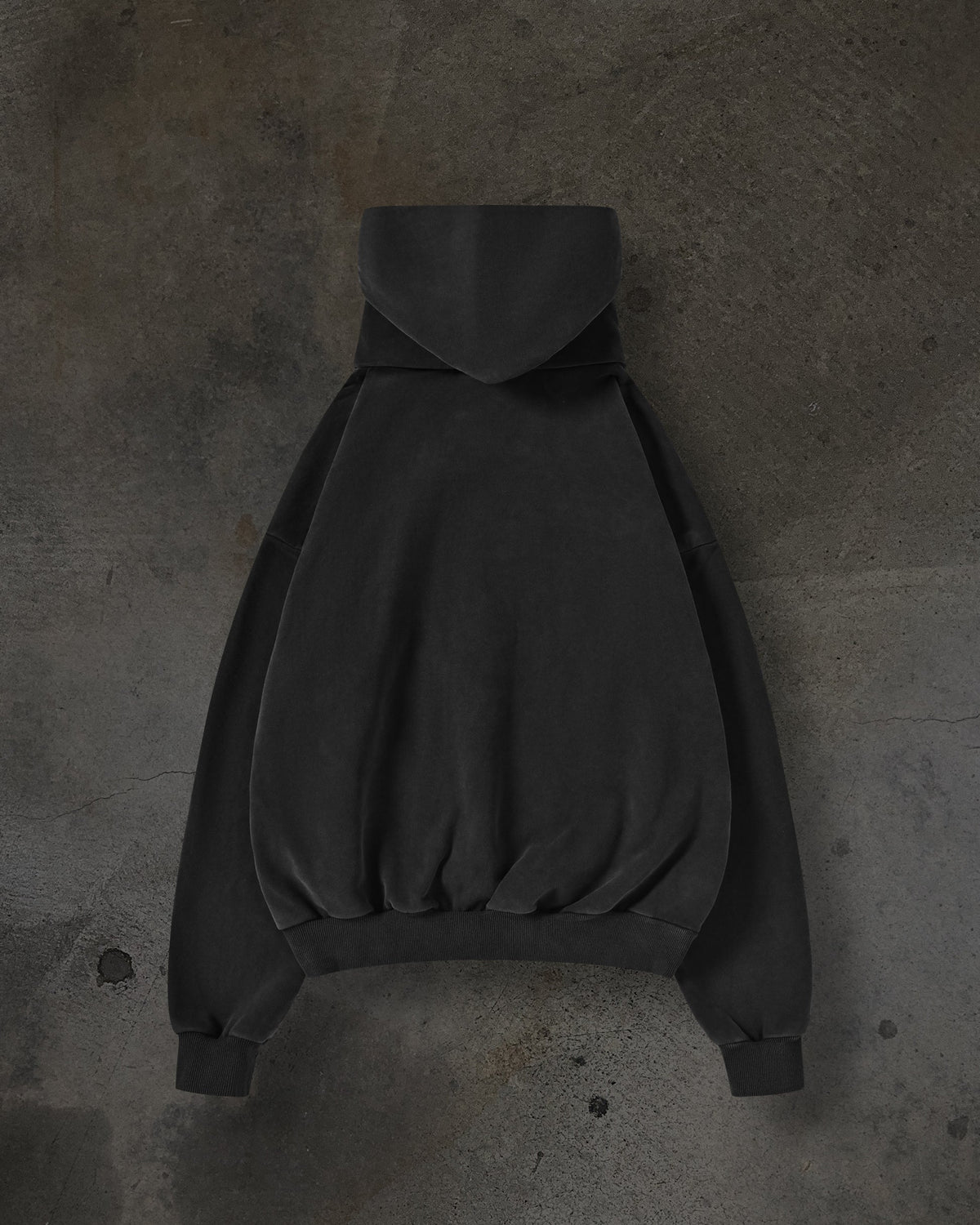 SUDADERA CON CAPUCHA Y MÁSCARA (CARBÓN)