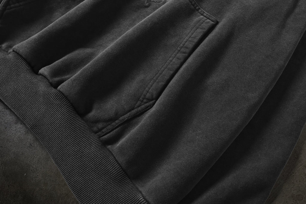 HOODIE MED MASK (COAL)