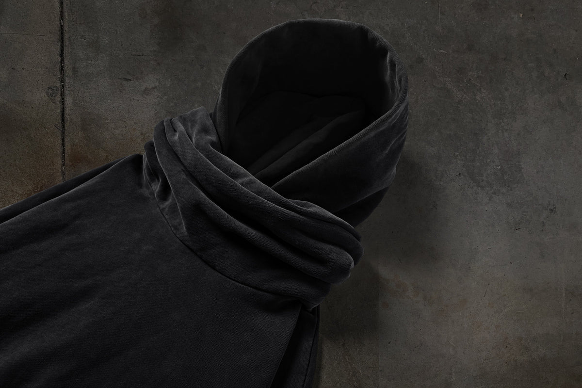 SUDADERA CON CAPUCHA Y MÁSCARA (NEGRO)