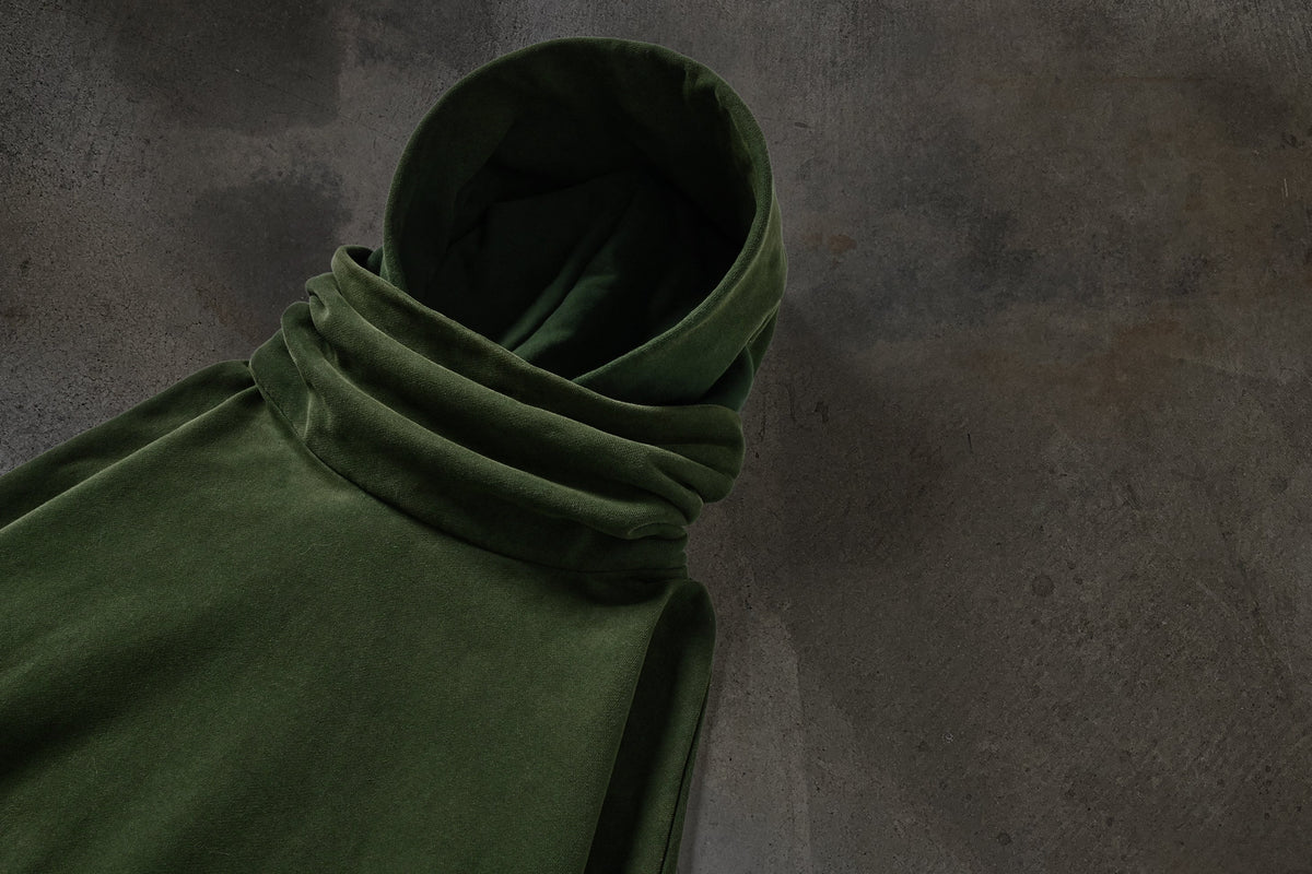SUDADERA CON CAPUCHA Y MÁSCARA (PINO)