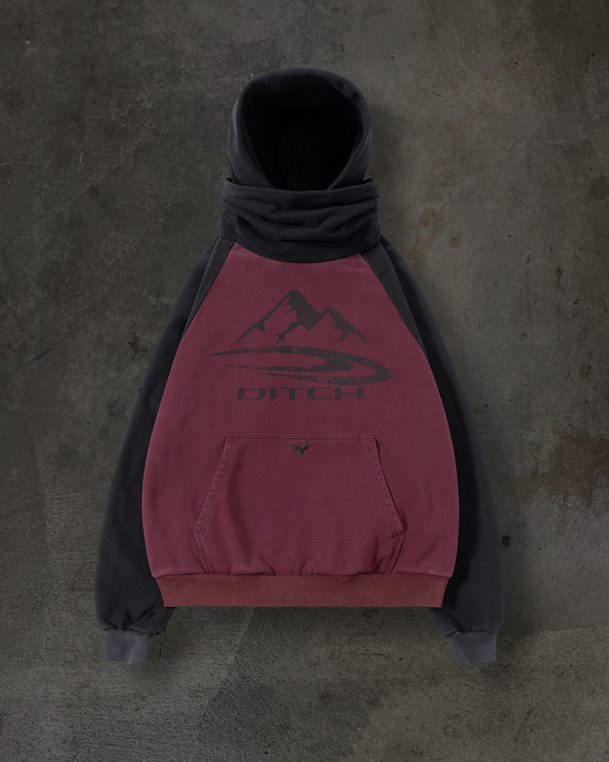 SUDADERA CON CAPUCHA Y MÁSCARA SUMMIT (CARMESÍ)