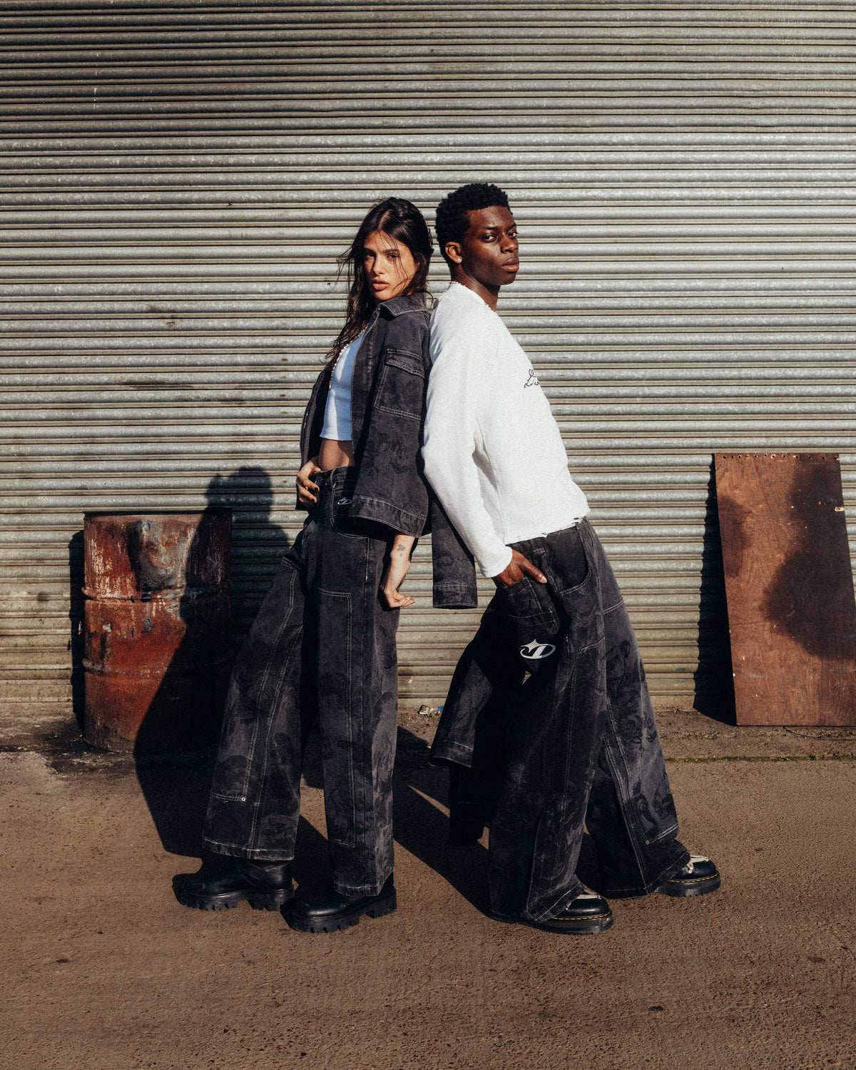 RENAISSANCE JEANS GEWASCHENES SCHWARZ