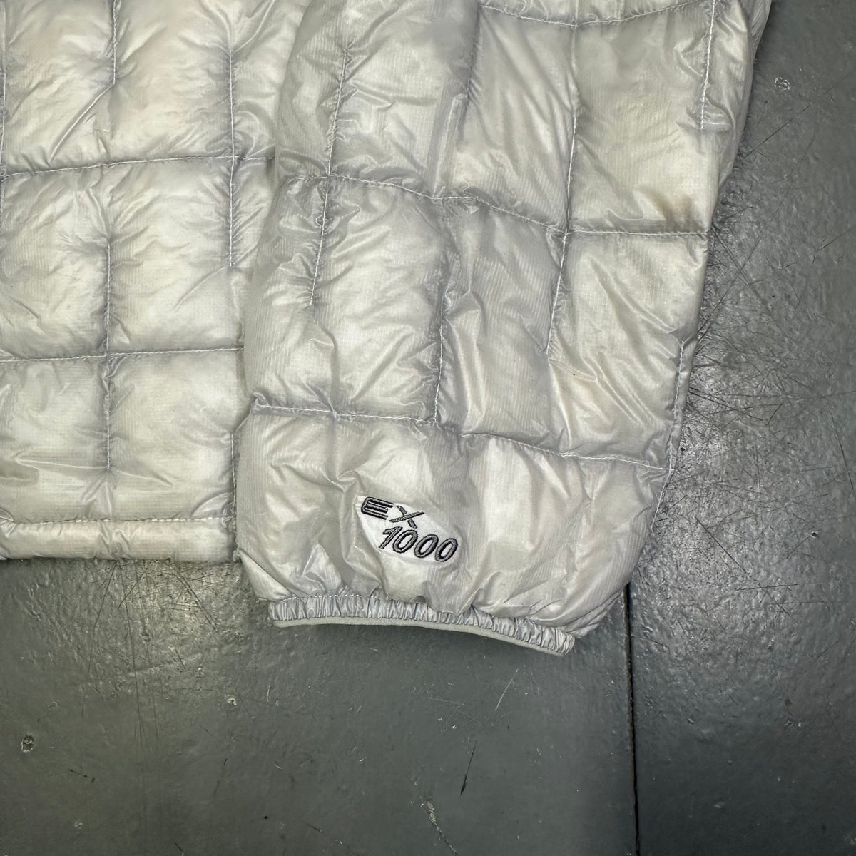 Tailles finales : Doudoune Plasma 1000 Alpine Down Parka en gris