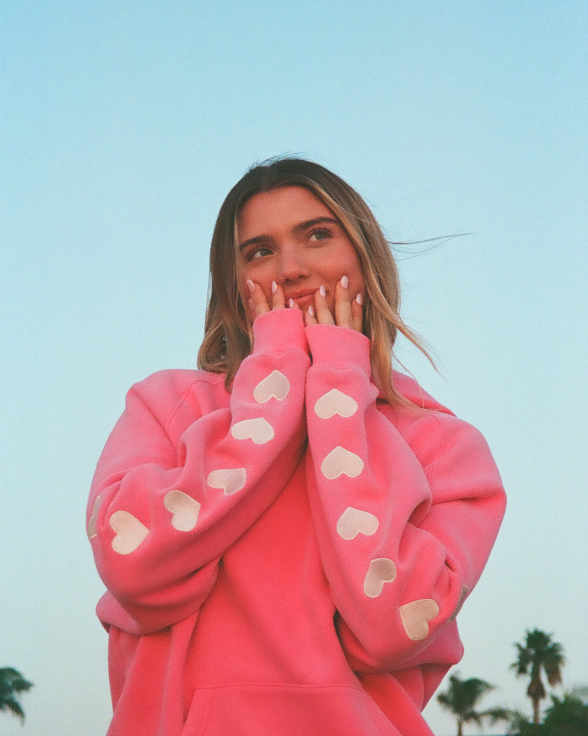 Oversize’owa luksusowa bluza z kapturem „Heart on My Sleeve” w spranym różu w stylu vintage