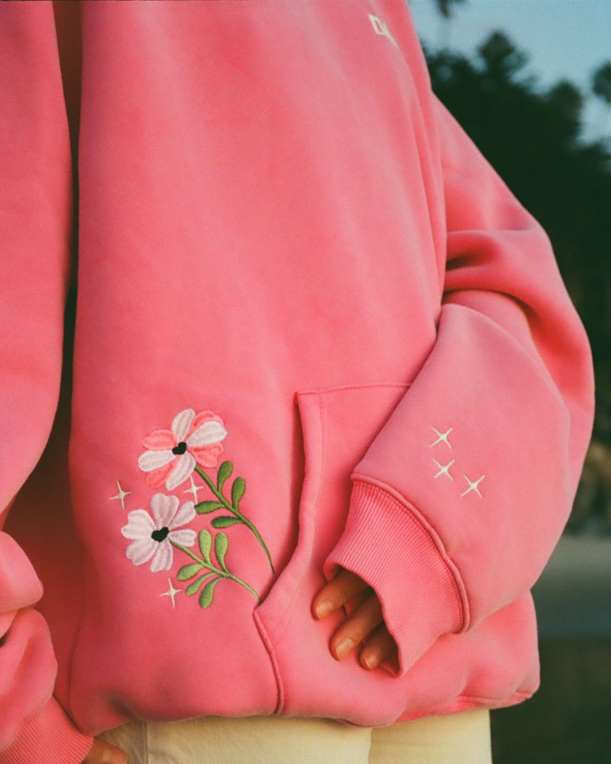 Oversize’owa luksusowa bluza z kapturem „Gift Giving” w spranym różu w stylu vintage