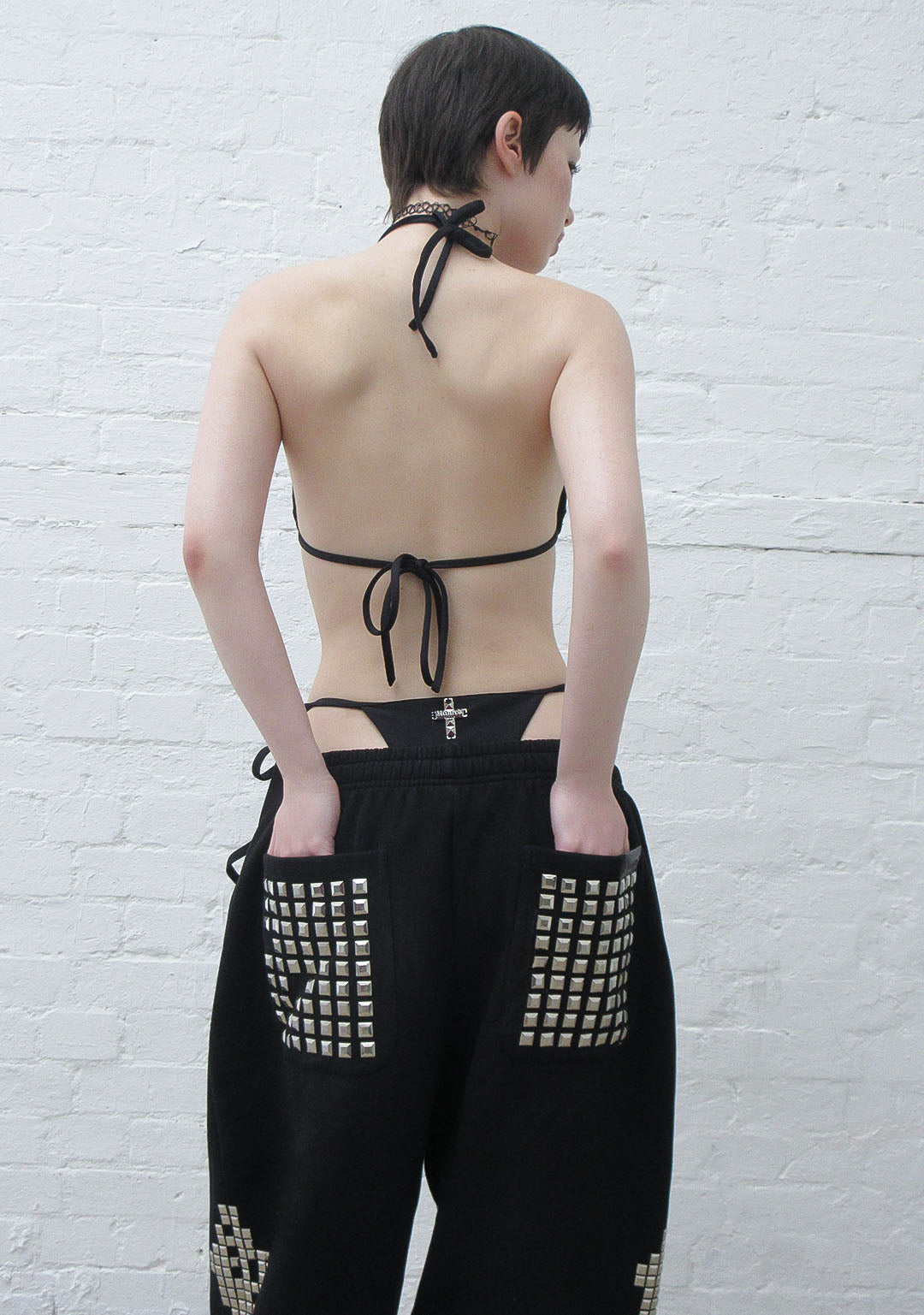 FAITHFUL oversized joggingbroek met studs ZWART