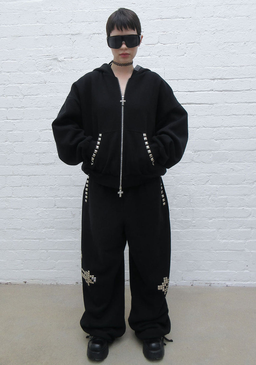 Pantaloni della tuta oversize borchiati FAITHFUL NERI