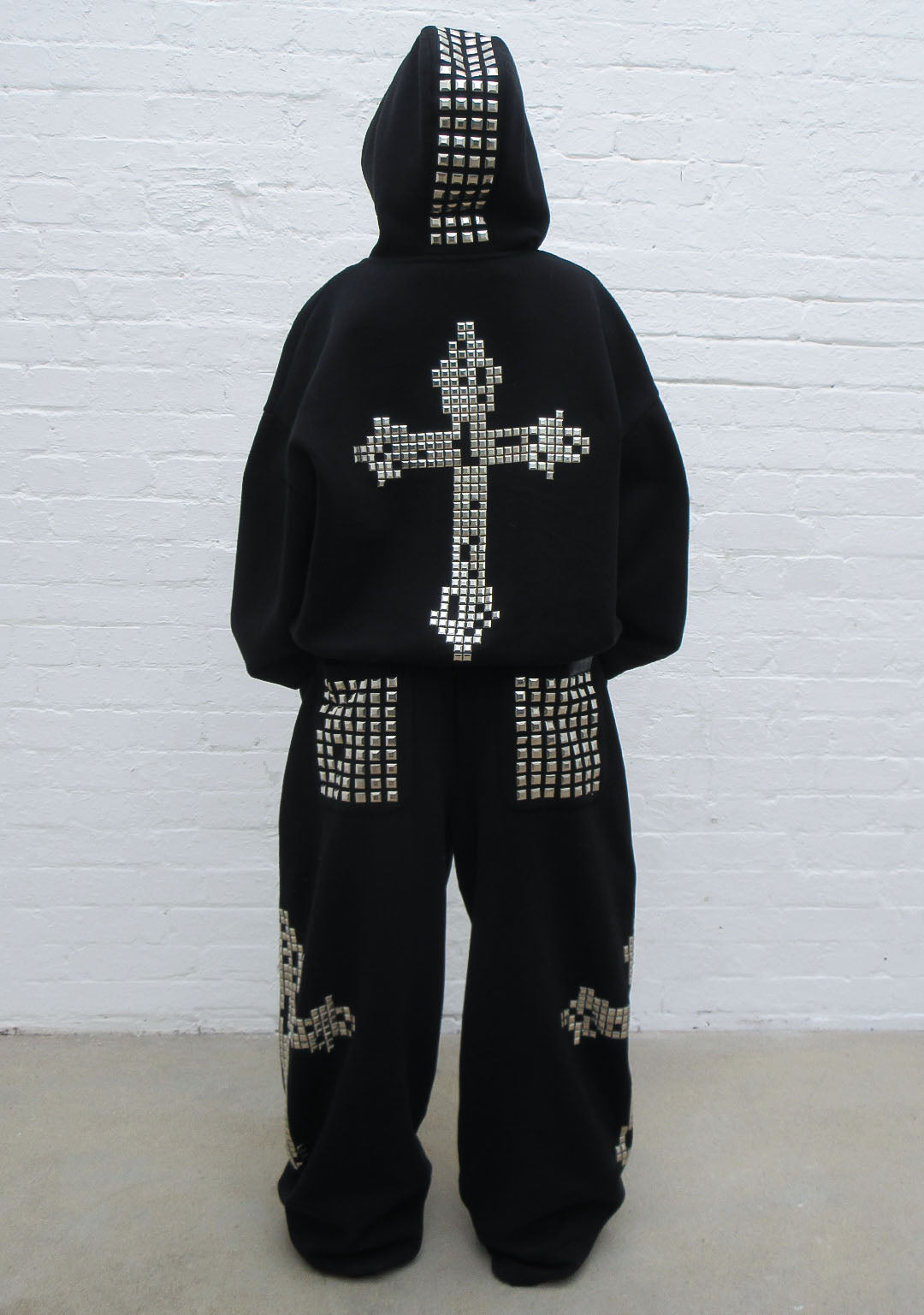 Pantaloni della tuta oversize borchiati FAITHFUL NERI