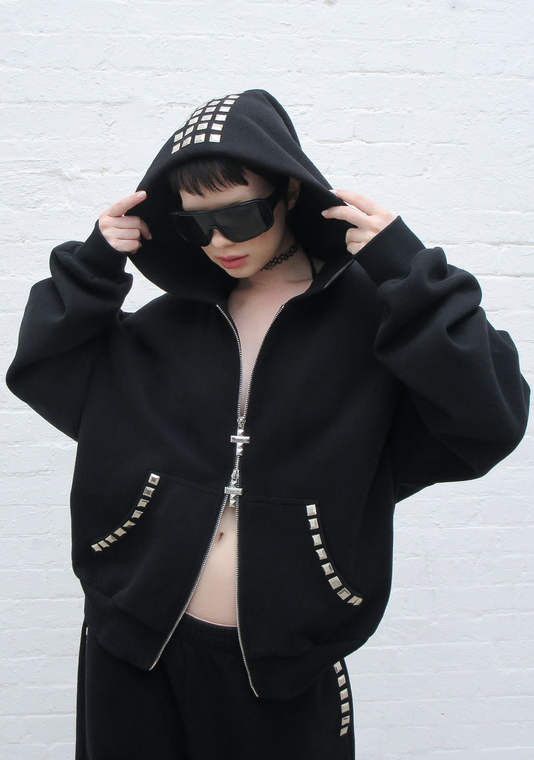 FAITHFUL hoodie met rits en studs ZWART