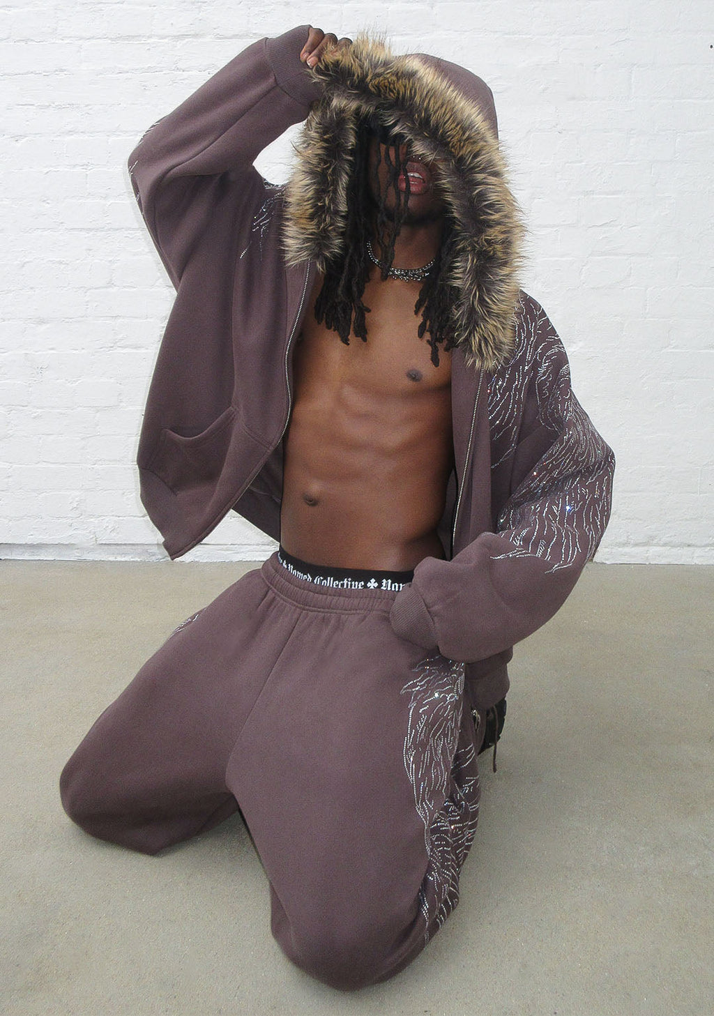 PANTALON DE JOGGING SURDIMENSIONNÉ FALLEN RHINESTONE MARRON