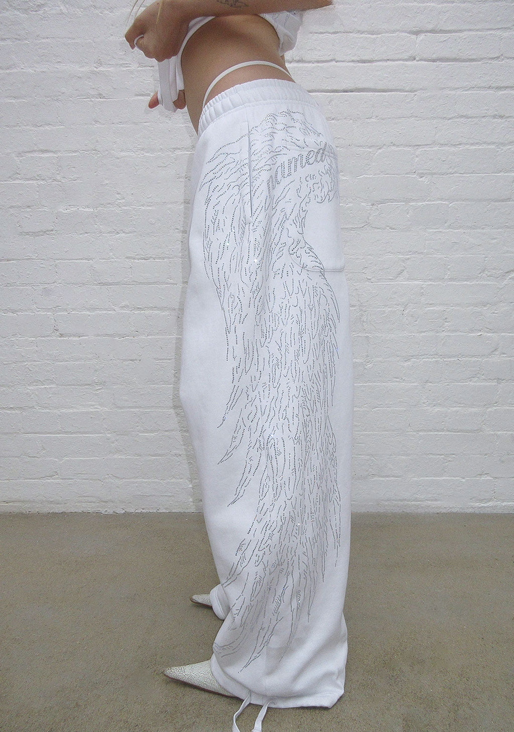 FALLEN RHINESTONE oversized joggingbroek WIT