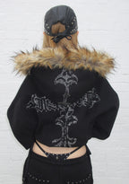 FERAL KUNSTFELL-HOODIE MIT NIETEN UND REISSVERSCHLUSS SCHWARZ (ABNEHMBARES FELL)