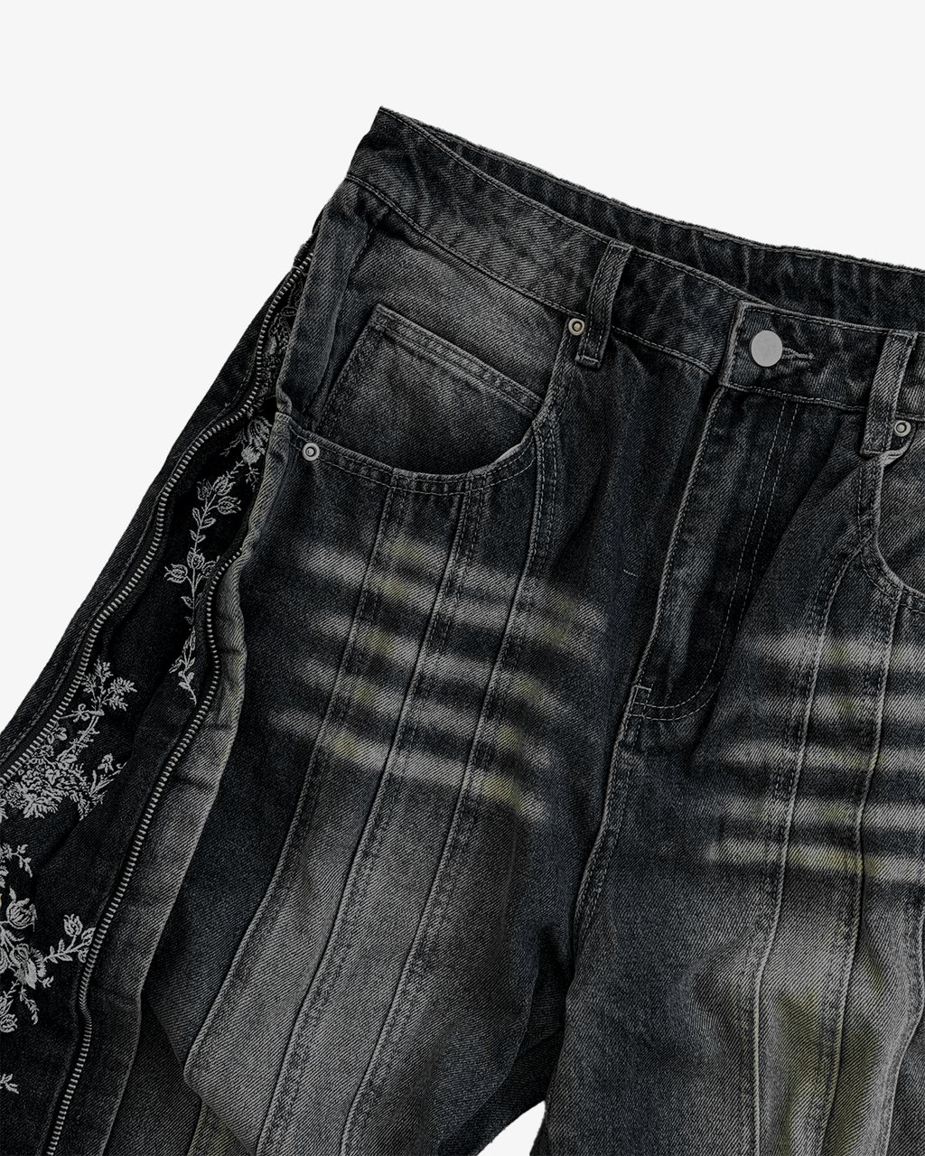 JEANS ZIPPÉS À MOTIF FLORAL NOIR DÉLAVÉ