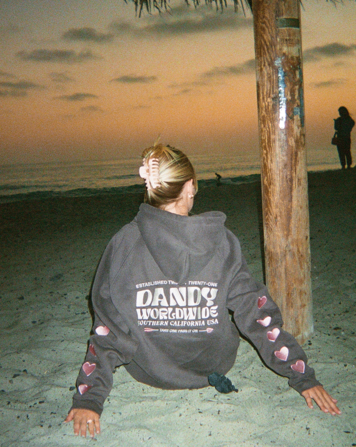 Sweat à capuche oversize « Heart on My Sleeve » en gris anthracite