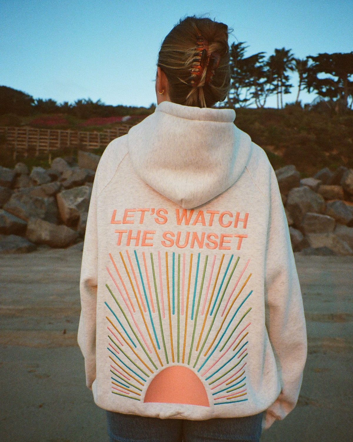 "Let's Watch the Sunset" oversized lyxhuvtröja i melerad grå