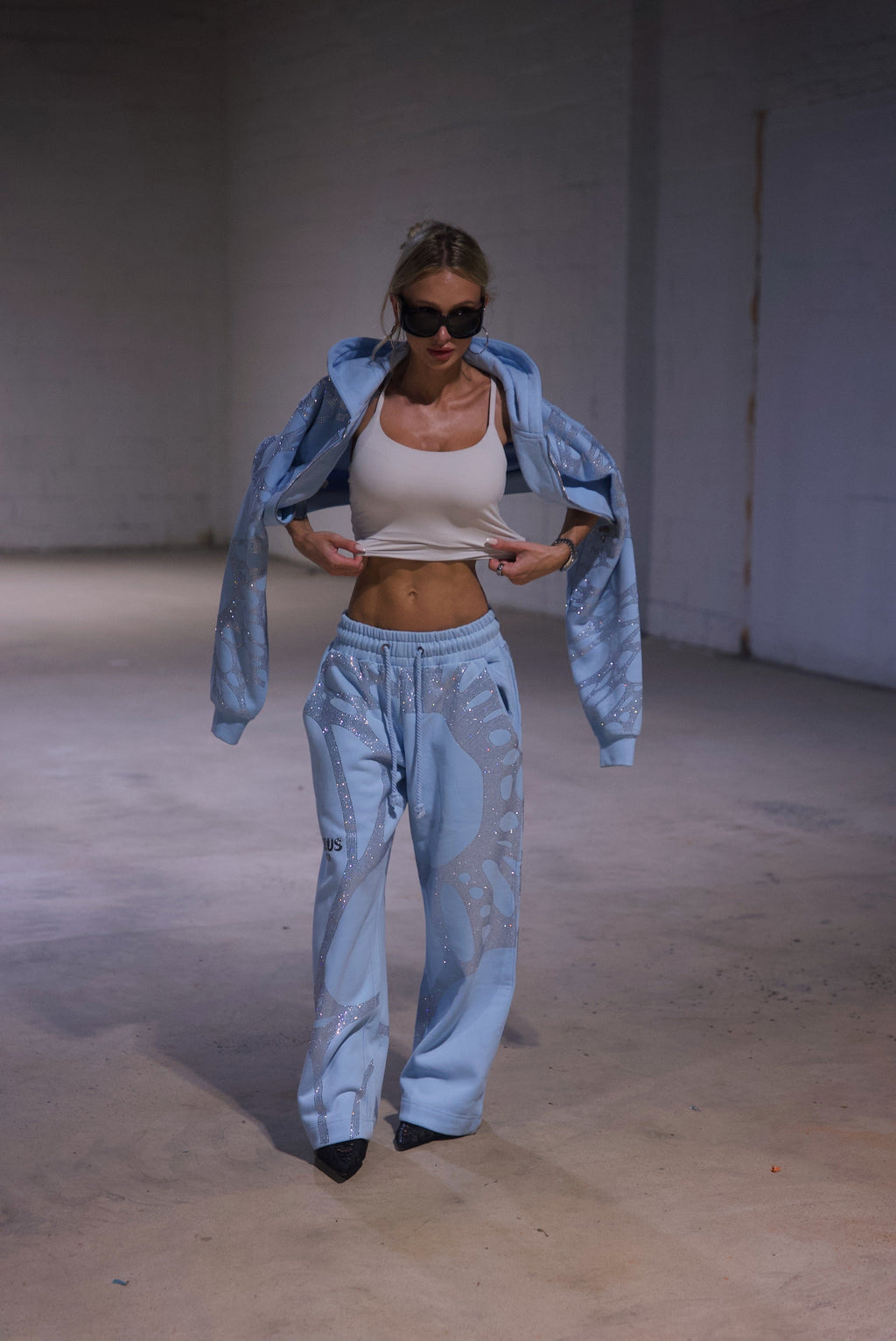 Ascent Babyblaue Strass-Jogginghose