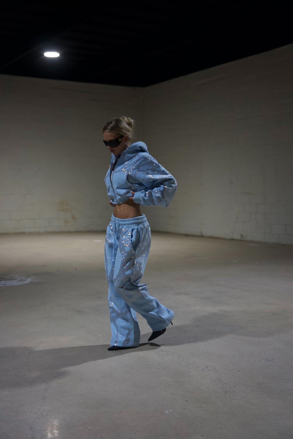 Ascent Babyblaue Strass-Jogginghose