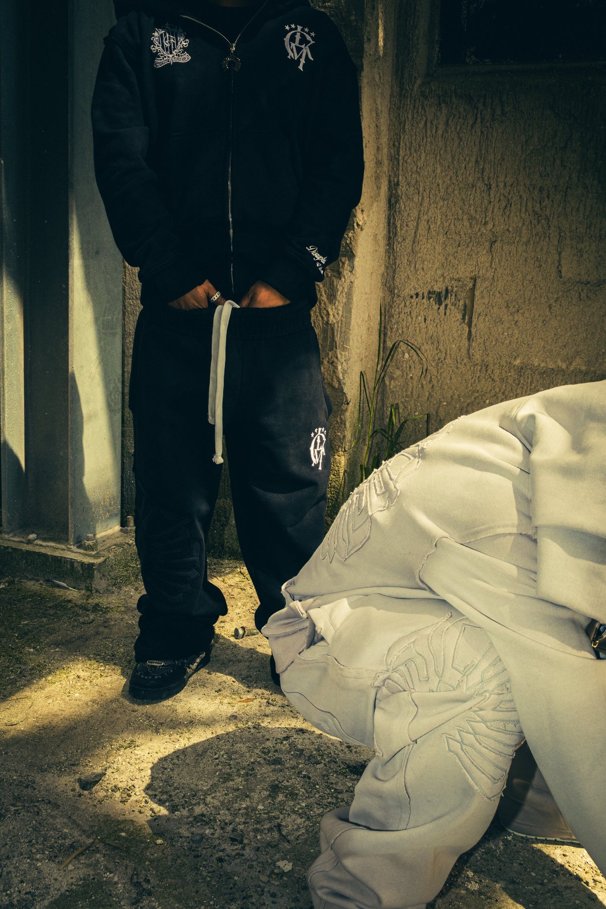 Distressed Zip Jogger 2.0 - Light Gray