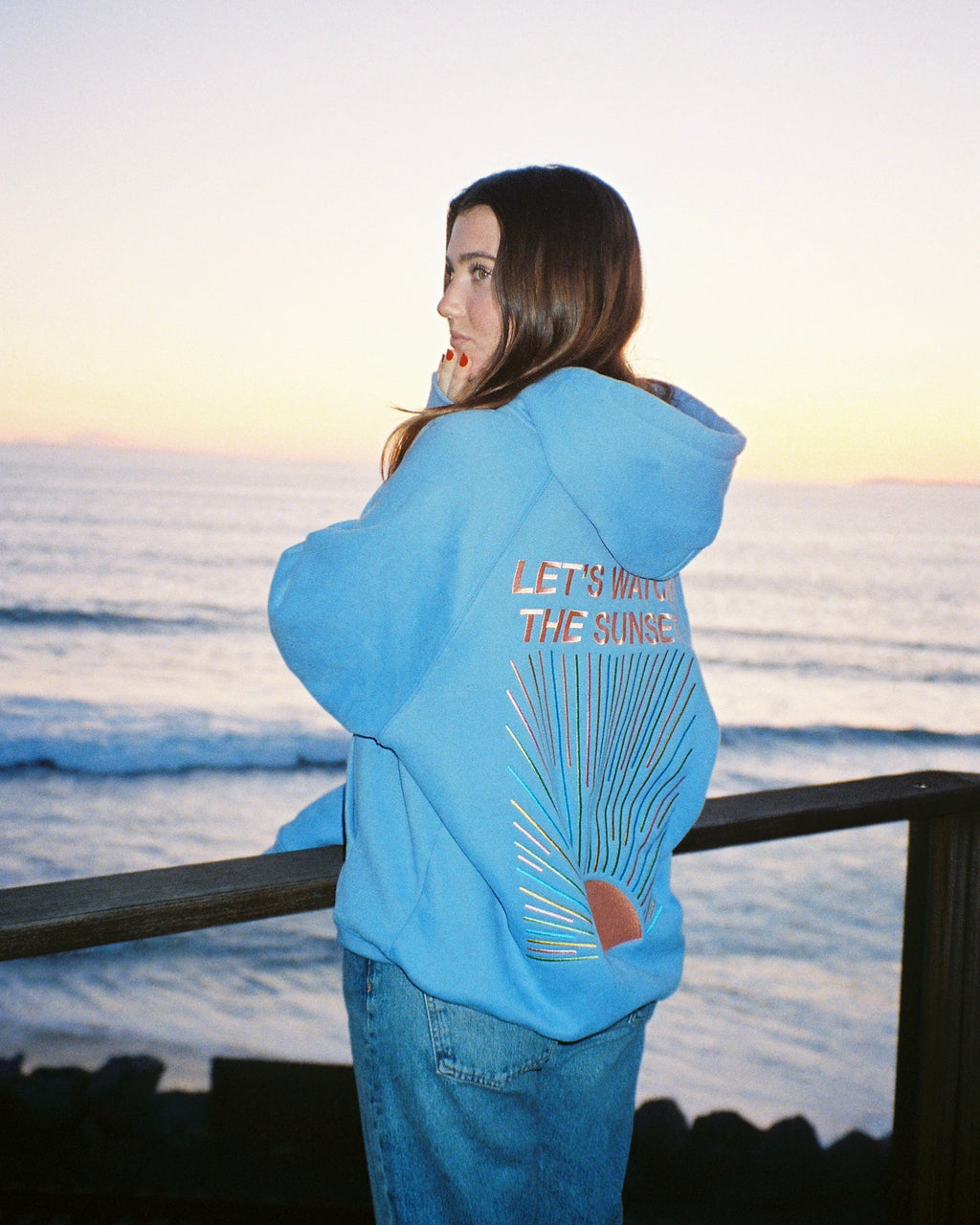 "Let's Watch the Sunset" oversize’owa bluza z kapturem Lux w kolorze niebieskim