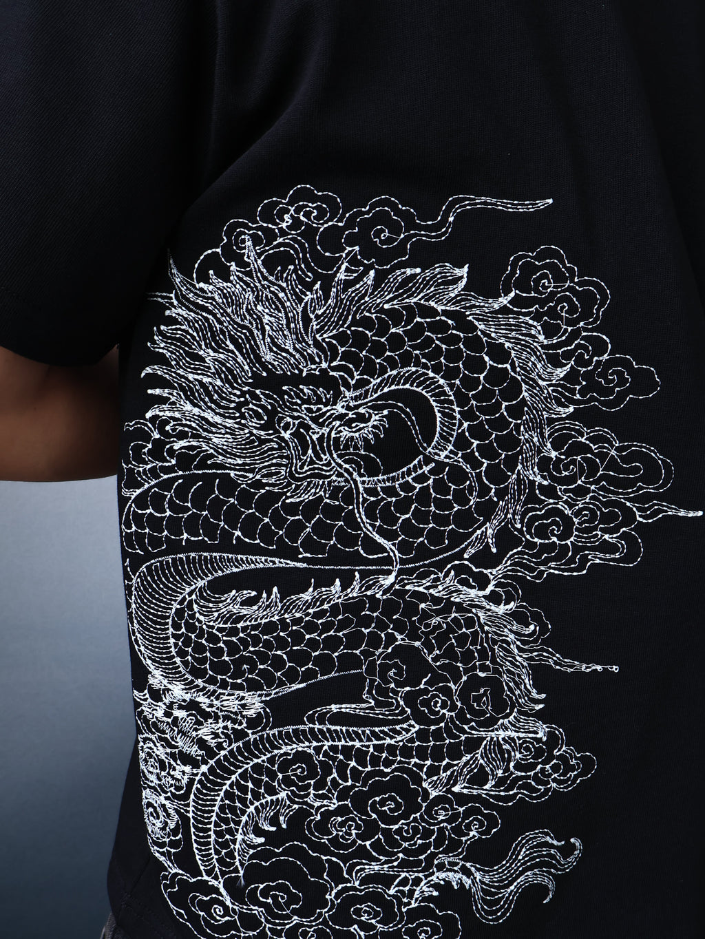 “Afterglow” Dragon T-shirt - Zwart