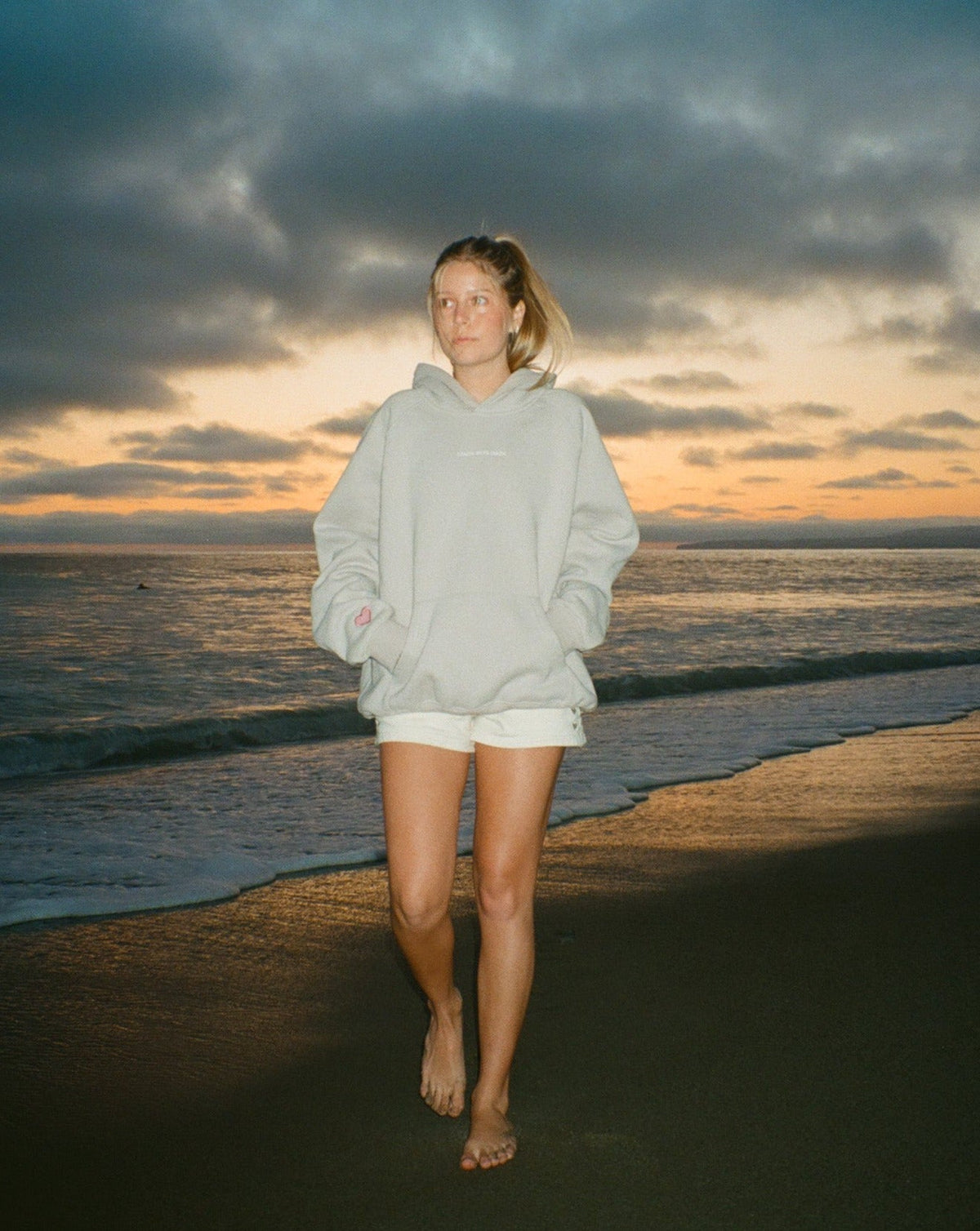 "Let's Go on a Drive" oversized Lux-hoodie in lichtgrijs
