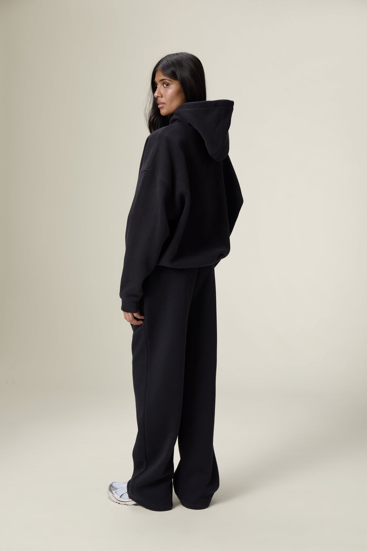Classic Wide Leg Sweatpants in Washed Black