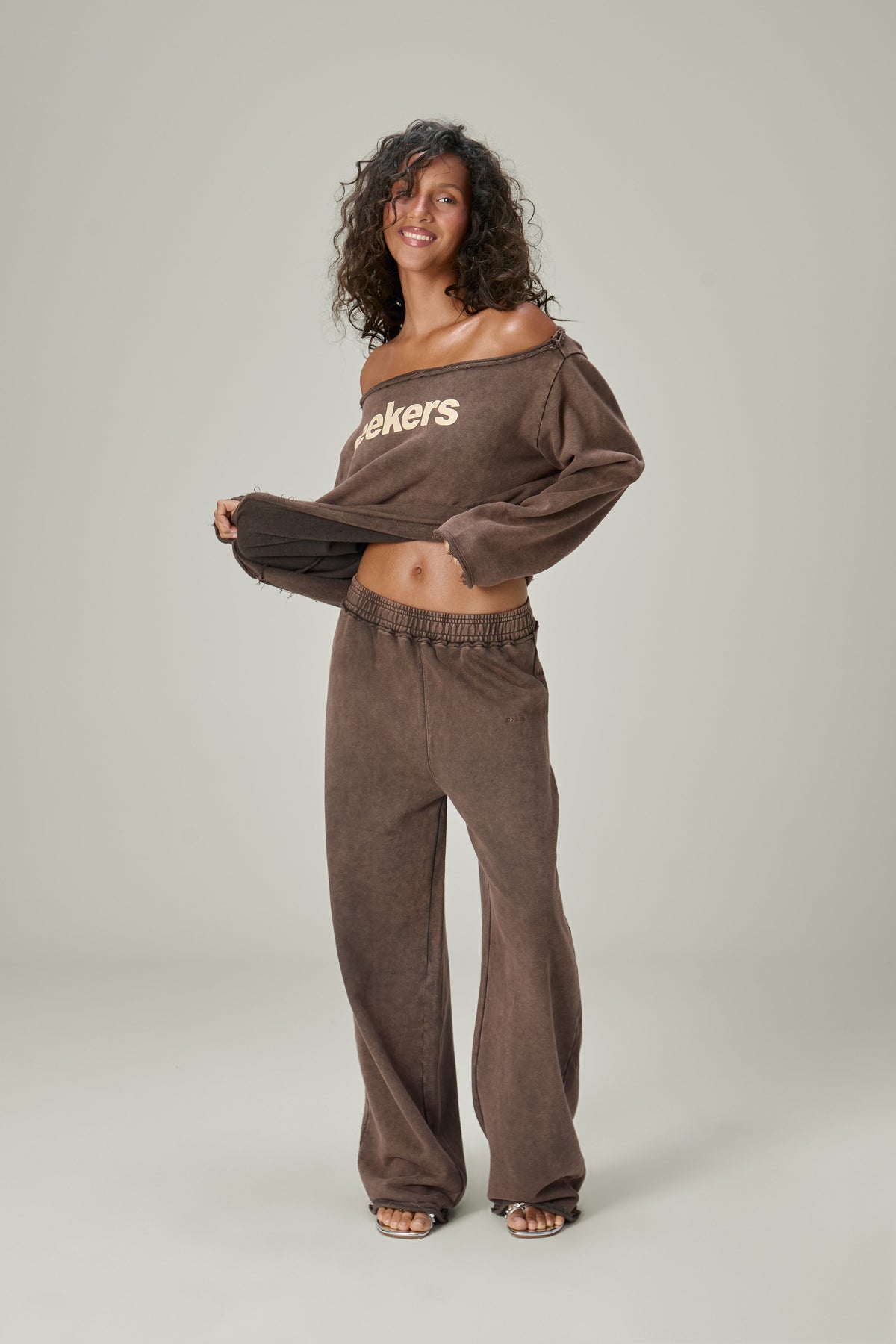 Pantalón de chándal de pierna ancha Slouch en marrón