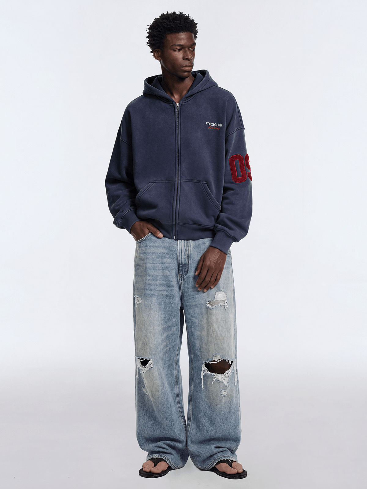 Hoodie met geborduurd Signature-logo en rits