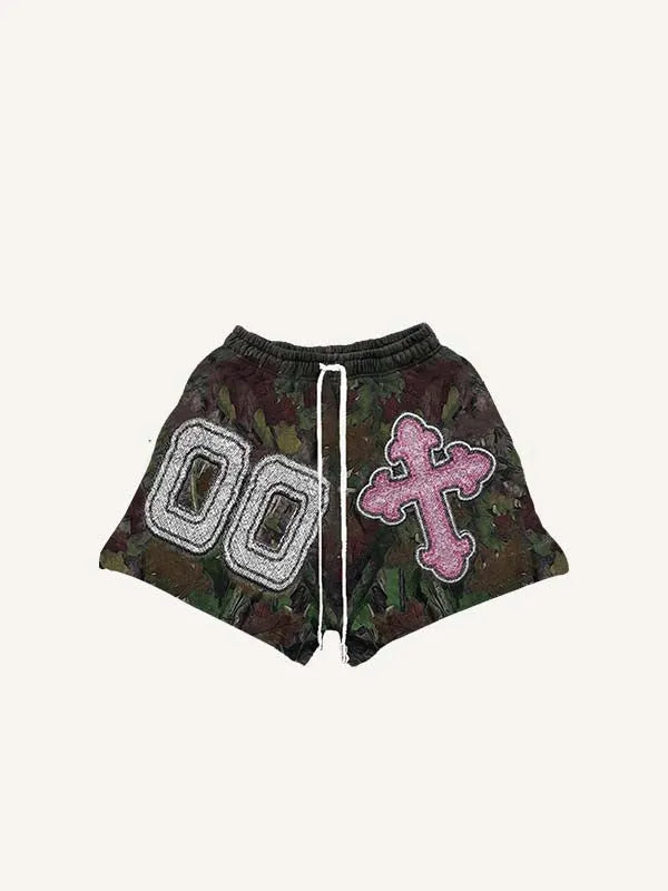 Shorts mit Kordelzug und künstlichem Aufdruck: Zweige, Buchstaben & Kreuz